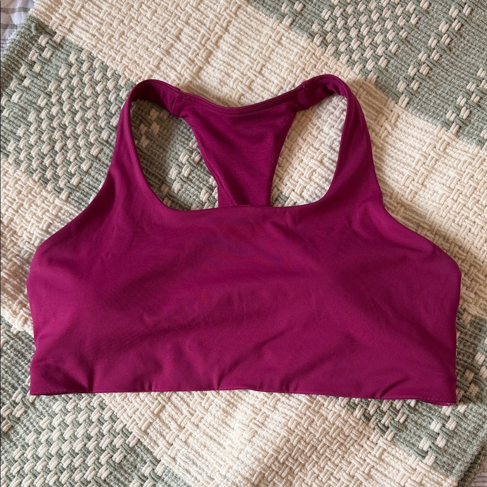 Women’s Lululemon sports bra